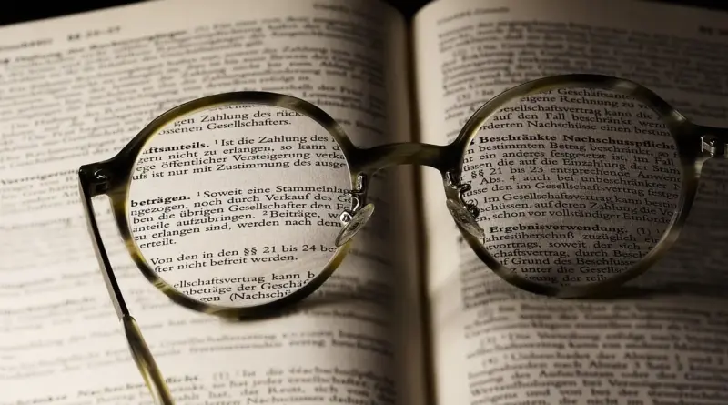 Hvordan skriver man et analytical essay? Sådan bygger du skarpe argumenter og får topkarakter